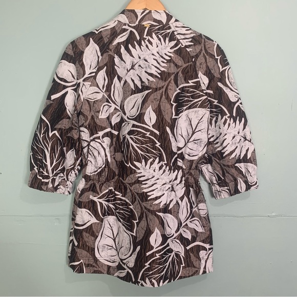 St John Leaf Print Short Sleeve Light Weight Jacket - Picture 7 of 16